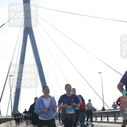 03.10.2026 - Köhlbrandbrückenlauf Tim E. http://msf.ph/oto/10619366 03.10.2026 09:37:35 Position 1 1573 meine-sportfotos.de