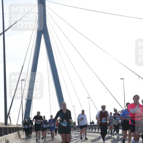 03.10.2026 - Köhlbrandbrückenlauf Tim E. http://msf.ph/oto/10619409 03.10.2026 09:37:38 Position 1  meine-sportfotos.de