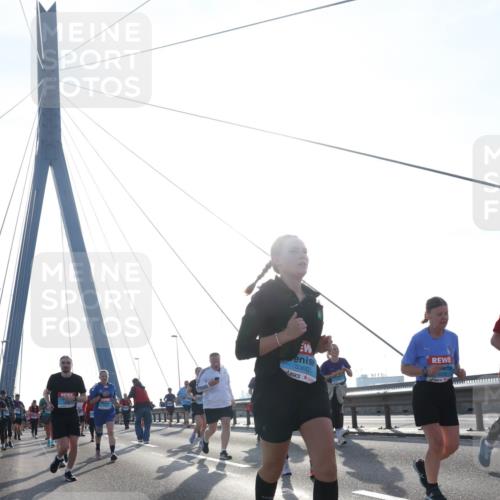 03.10.2026 - Köhlbrandbrückenlauf Tim E. http://msf.ph/oto/10619421 03.10.2026 09:37:40 Position 1 3360 meine-sportfotos.de