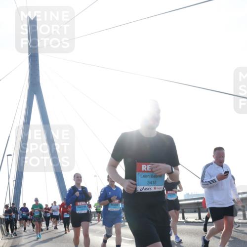03.10.2026 - Köhlbrandbrückenlauf Tim E. http://msf.ph/oto/10619441 03.10.2026 09:37:42 Position 1 3418 meine-sportfotos.de