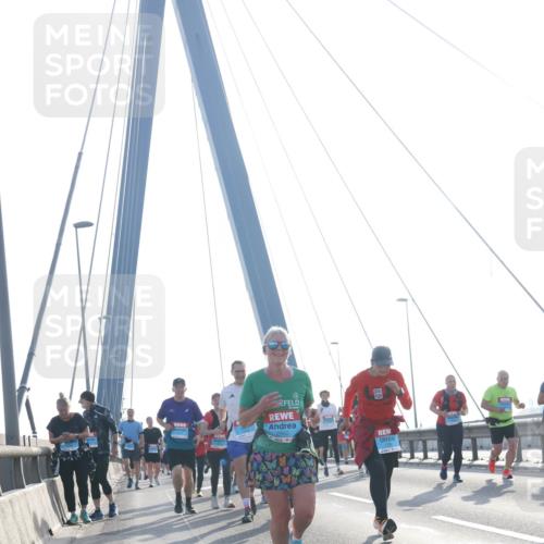 03.10.2026 - Köhlbrandbrückenlauf Tim E. http://msf.ph/oto/10619474 03.10.2026 09:37:44 Position 1 2960 meine-sportfotos.de