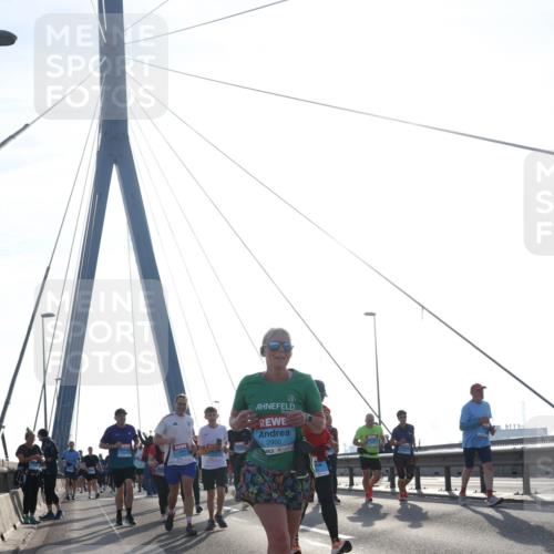 03.10.2026 - Köhlbrandbrückenlauf Tim E. http://msf.ph/oto/10619494 03.10.2026 09:37:46 Position 1 2960 meine-sportfotos.de