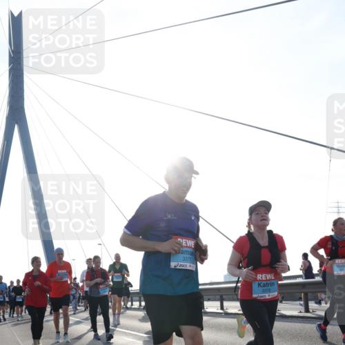 03.10.2026 - Köhlbrandbrückenlauf Tim E. http://msf.ph/oto/10619557 03.10.2026 09:37:50 Position 1 3377, 3378 meine-sportfotos.de