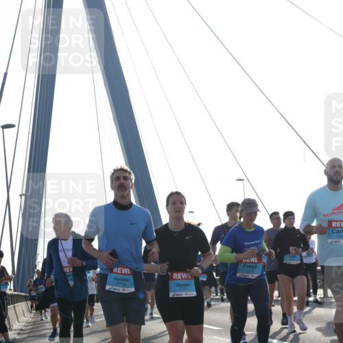 03.10.2026 - Köhlbrandbrückenlauf Tim E. http://msf.ph/oto/10619597 03.10.2026 09:37:55 Position 1 3774, 3773, 1014, 1400 meine-sportfotos.de