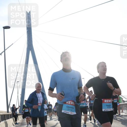 03.10.2026 - Köhlbrandbrückenlauf Tim E. http://msf.ph/oto/10619624 03.10.2026 09:37:56 Position 1 3774, 3773, 117 meine-sportfotos.de