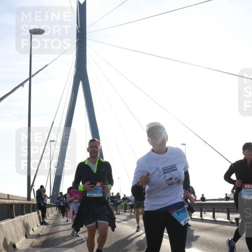 03.10.2026 - Köhlbrandbrückenlauf Tim E. http://msf.ph/oto/10619662 03.10.2026 09:37:59 Position 1 3196, 110, 3307 meine-sportfotos.de