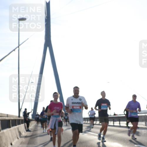 03.10.2026 - Köhlbrandbrückenlauf Tim E. http://msf.ph/oto/10619691 03.10.2026 09:38:01 Position 1  meine-sportfotos.de