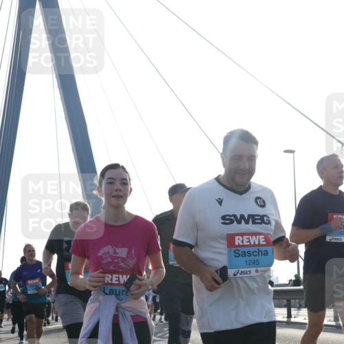 03.10.2026 - Köhlbrandbrückenlauf Tim E. http://msf.ph/oto/10619694 03.10.2026 09:38:02 Position 1 1245, 3502 meine-sportfotos.de