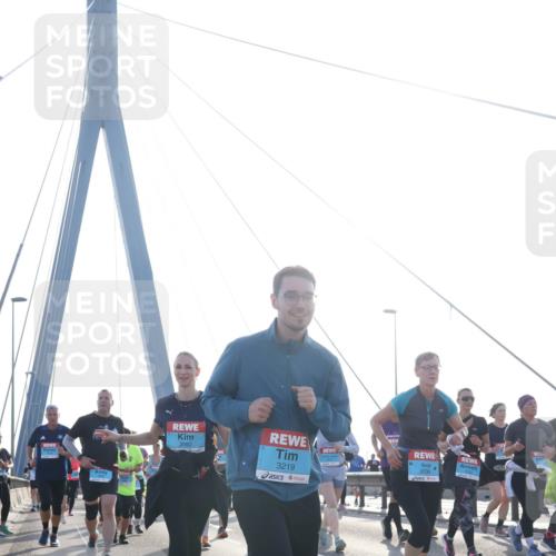 03.10.2026 - Köhlbrandbrückenlauf Tim E. http://msf.ph/oto/10619737 03.10.2026 09:38:07 Position 1 3582, 3219 meine-sportfotos.de