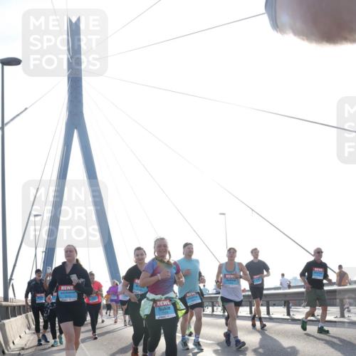 03.10.2026 - Köhlbrandbrückenlauf Tim E. http://msf.ph/oto/10619817 03.10.2026 09:38:12 Position 1  meine-sportfotos.de