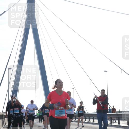 03.10.2026 - Köhlbrandbrückenlauf Tim E. http://msf.ph/oto/10619859 03.10.2026 09:38:15 Position 1 3792 meine-sportfotos.de