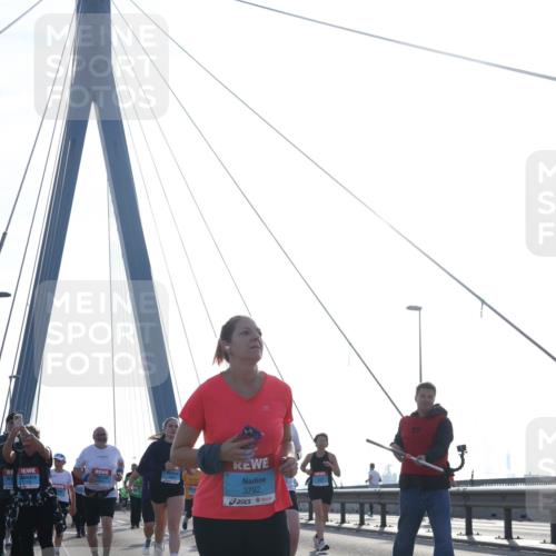 03.10.2026 - Köhlbrandbrückenlauf Tim E. http://msf.ph/oto/10619867 03.10.2026 09:38:15 Position 1 3792 meine-sportfotos.de