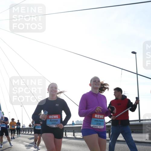 03.10.2026 - Köhlbrandbrückenlauf Tim E. http://msf.ph/oto/10619915 03.10.2026 09:38:18 Position 1 3680, 3749 meine-sportfotos.de