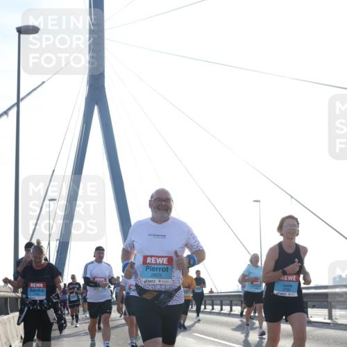 03.10.2026 - Köhlbrandbrückenlauf Tim E. http://msf.ph/oto/10619924 03.10.2026 09:38:19 Position 1 2823, 3781 meine-sportfotos.de