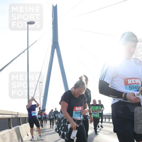 03.10.2026 - Köhlbrandbrückenlauf Tim E. http://msf.ph/oto/10619982 03.10.2026 09:38:23 Position 1 1752 meine-sportfotos.de
