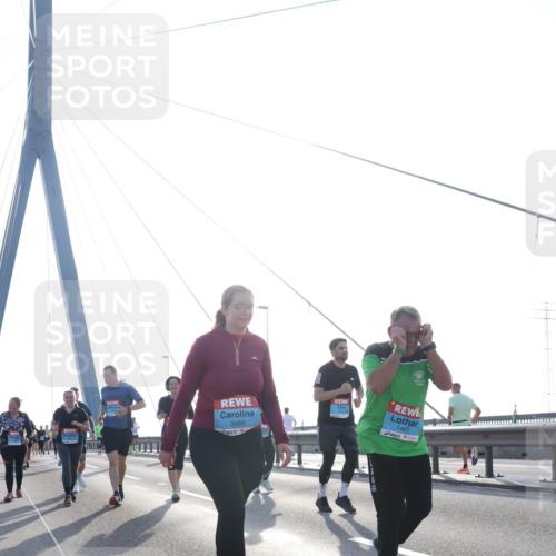03.10.2026 - Köhlbrandbrückenlauf Tim E. http://msf.ph/oto/10620017 03.10.2026 09:38:25 Position 1 3669, 1463 meine-sportfotos.de