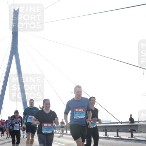 03.10.2026 - Köhlbrandbrückenlauf Tim E. http://msf.ph/oto/10620042 03.10.2026 09:38:28 Position 1 1021, 1020 meine-sportfotos.de