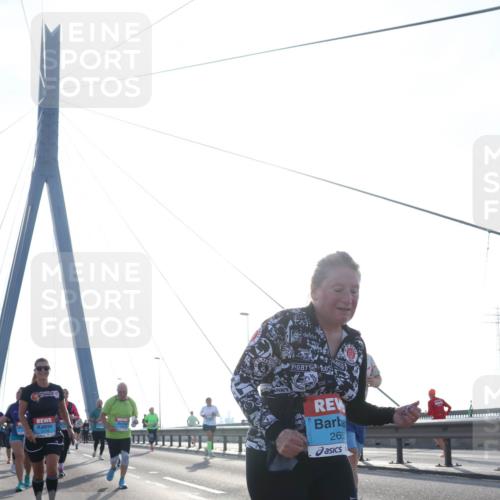 03.10.2026 - Köhlbrandbrückenlauf Tim E. http://msf.ph/oto/10620078 03.10.2026 09:38:30 Position 1 265 meine-sportfotos.de