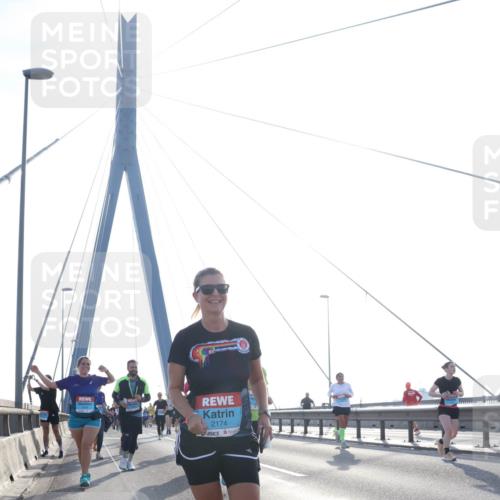 03.10.2026 - Köhlbrandbrückenlauf Tim E. http://msf.ph/oto/10620095 03.10.2026 09:38:32 Position 1 2174 meine-sportfotos.de