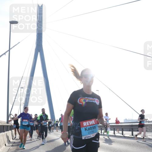 03.10.2026 - Köhlbrandbrückenlauf Tim E. http://msf.ph/oto/10620104 03.10.2026 09:38:32 Position 1 2174 meine-sportfotos.de