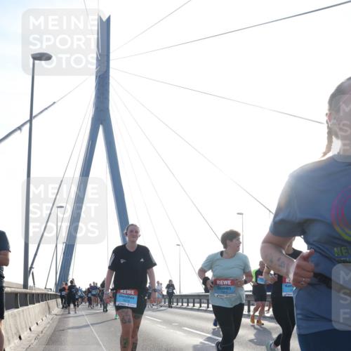 03.10.2026 - Köhlbrandbrückenlauf Tim E. http://msf.ph/oto/10620188 03.10.2026 09:38:39 Position 1 3274, 1909 meine-sportfotos.de