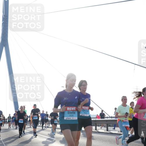 03.10.2026 - Köhlbrandbrückenlauf Tim E. http://msf.ph/oto/10620285 03.10.2026 09:38:49 Position 1 3525, 3526 meine-sportfotos.de