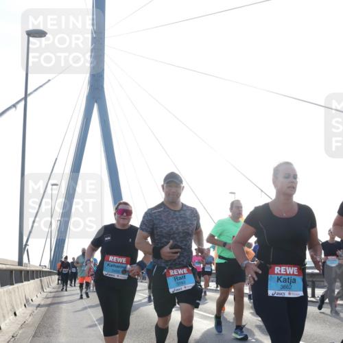 03.10.2026 - Köhlbrandbrückenlauf Tim E. http://msf.ph/oto/10620327 03.10.2026 09:38:52 Position 1 3456, 3193, 3662 meine-sportfotos.de