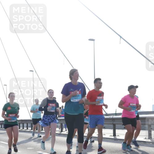03.10.2026 - Köhlbrandbrückenlauf Tim E. http://msf.ph/oto/10620349 03.10.2026 09:38:54 Position 1 3600 meine-sportfotos.de
