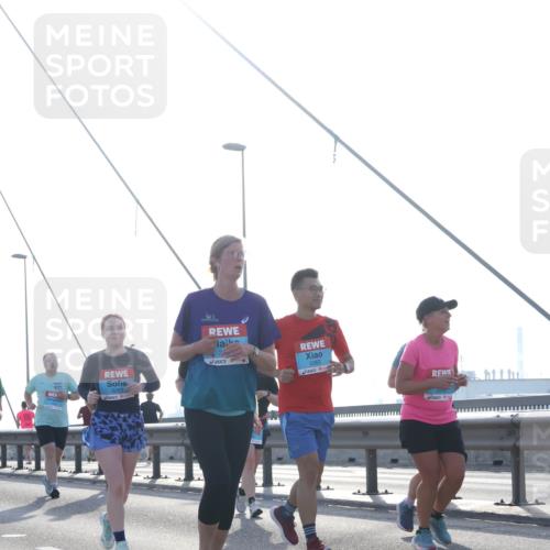 03.10.2026 - Köhlbrandbrückenlauf Tim E. http://msf.ph/oto/10620360 03.10.2026 09:38:55 Position 1 3362 meine-sportfotos.de