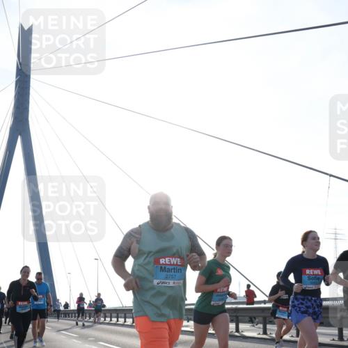 03.10.2026 - Köhlbrandbrückenlauf Tim E. http://msf.ph/oto/10620393 03.10.2026 09:38:57 Position 1 2757 meine-sportfotos.de