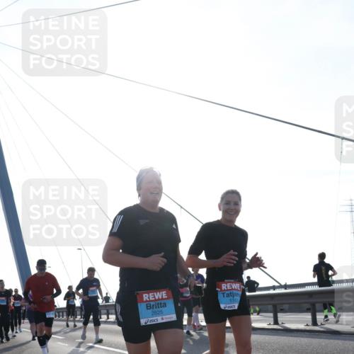 03.10.2026 - Köhlbrandbrückenlauf Tim E. http://msf.ph/oto/10620452 03.10.2026 09:39:02 Position 1 2825, 1103 meine-sportfotos.de