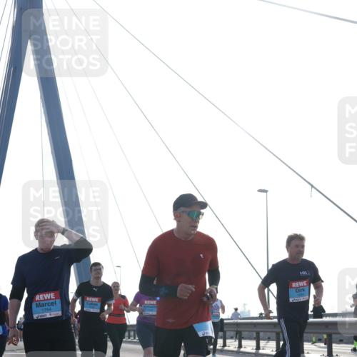 03.10.2026 - Köhlbrandbrückenlauf Tim E. http://msf.ph/oto/10620465 03.10.2026 09:39:04 Position 1 1754, 1659 meine-sportfotos.de