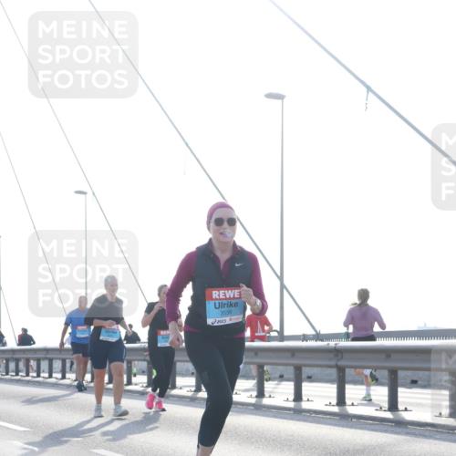 03.10.2026 - Köhlbrandbrückenlauf Tim E. http://msf.ph/oto/10620502 03.10.2026 09:39:09 Position 1 3556 meine-sportfotos.de