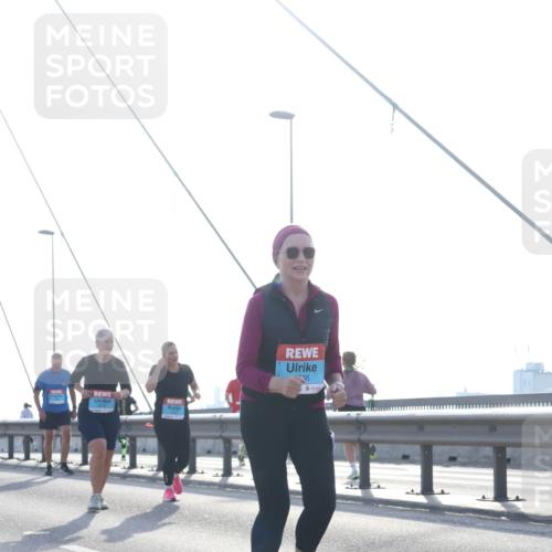03.10.2026 - Köhlbrandbrückenlauf Tim E. http://msf.ph/oto/10620505 03.10.2026 09:39:10 Position 1 56 meine-sportfotos.de
