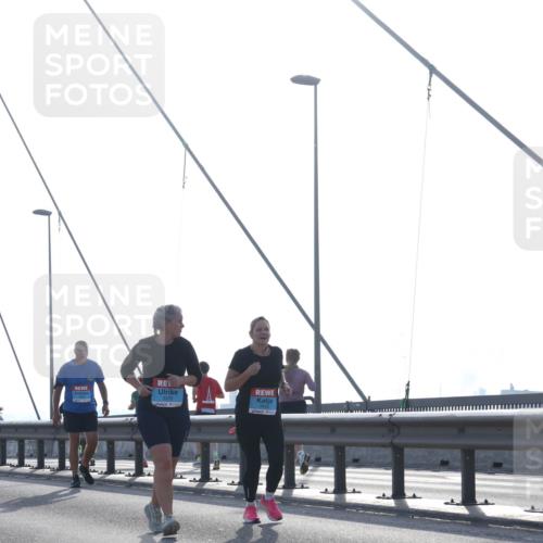 03.10.2026 - Köhlbrandbrückenlauf Tim E. http://msf.ph/oto/10620513 03.10.2026 09:39:10 Position 1  meine-sportfotos.de