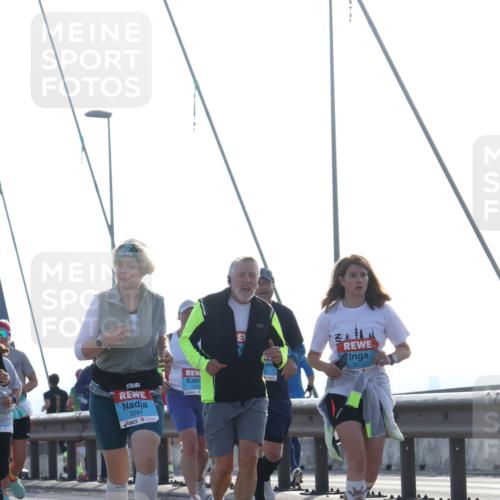03.10.2026 - Köhlbrandbrückenlauf Tim E. http://msf.ph/oto/10620555 03.10.2026 09:39:17 Position 1 3394, 3072 meine-sportfotos.de