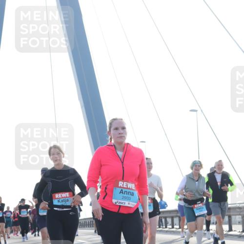 03.10.2026 - Köhlbrandbrückenlauf Tim E. http://msf.ph/oto/10620559 03.10.2026 09:39:19 Position 1 3571, 2933 meine-sportfotos.de