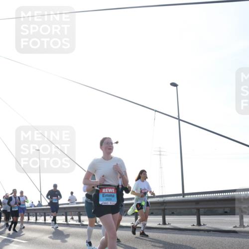 03.10.2026 - Köhlbrandbrückenlauf Tim E. http://msf.ph/oto/10620604 03.10.2026 09:39:23 Position 1 3629 meine-sportfotos.de