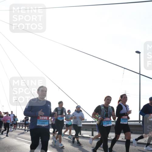 03.10.2026 - Köhlbrandbrückenlauf Tim E. http://msf.ph/oto/10620639 03.10.2026 09:39:26 Position 1 3243, 1432 meine-sportfotos.de