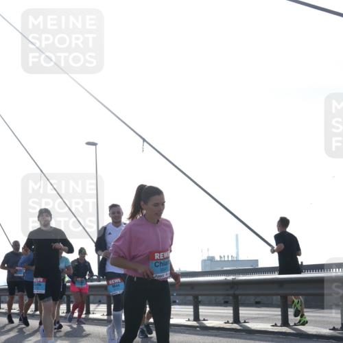03.10.2026 - Köhlbrandbrückenlauf Tim E. http://msf.ph/oto/10620663 03.10.2026 09:39:30 Position 1 3341, 1171 meine-sportfotos.de