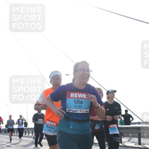 03.10.2026 - Köhlbrandbrückenlauf Tim E. http://msf.ph/oto/10620746 03.10.2026 09:39:37 Position 1 2467, 3195, 3323 meine-sportfotos.de
