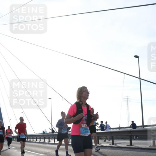 03.10.2026 - Köhlbrandbrückenlauf Tim E. http://msf.ph/oto/10620796 03.10.2026 09:39:42 Position 1 3346 meine-sportfotos.de