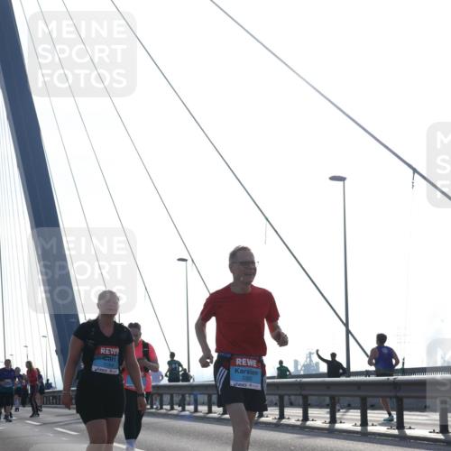 03.10.2026 - Köhlbrandbrückenlauf Tim E. http://msf.ph/oto/10620800 03.10.2026 09:39:42 Position 1 3358, 3303 meine-sportfotos.de