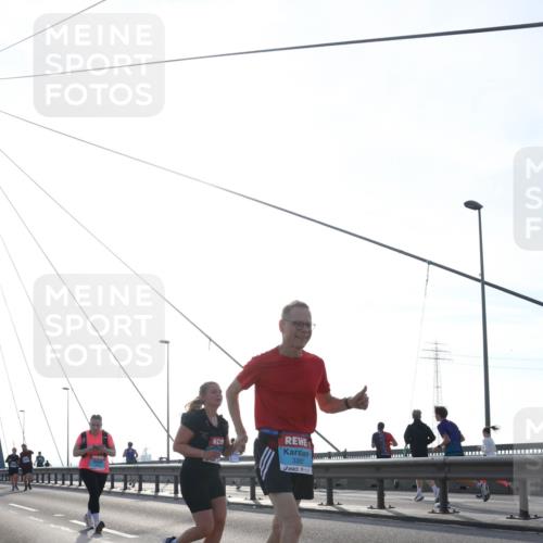 03.10.2026 - Köhlbrandbrückenlauf Tim E. http://msf.ph/oto/10620823 03.10.2026 09:39:44 Position 1 3303 meine-sportfotos.de