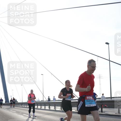 03.10.2026 - Köhlbrandbrückenlauf Tim E. http://msf.ph/oto/10620829 03.10.2026 09:39:44 Position 1 3303 meine-sportfotos.de