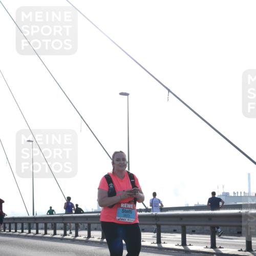 03.10.2026 - Köhlbrandbrückenlauf Tim E. http://msf.ph/oto/10620834 03.10.2026 09:39:45 Position 1 3573 meine-sportfotos.de
