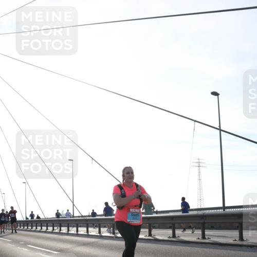 03.10.2026 - Köhlbrandbrückenlauf Tim E. http://msf.ph/oto/10620850 03.10.2026 09:39:46 Position 1 3573 meine-sportfotos.de