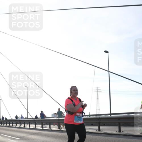 03.10.2026 - Köhlbrandbrückenlauf Tim E. http://msf.ph/oto/10620853 03.10.2026 09:39:47 Position 1 3573 meine-sportfotos.de