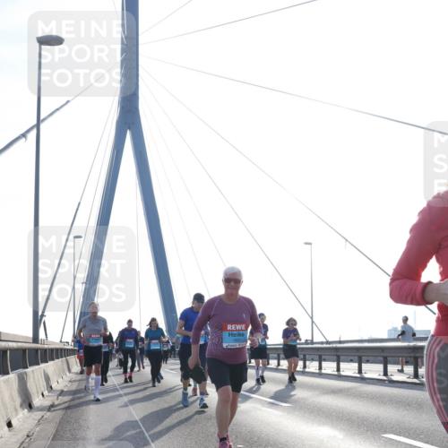 03.10.2026 - Köhlbrandbrückenlauf Tim E. http://msf.ph/oto/10620963 03.10.2026 09:39:57 Position 1 1801 meine-sportfotos.de