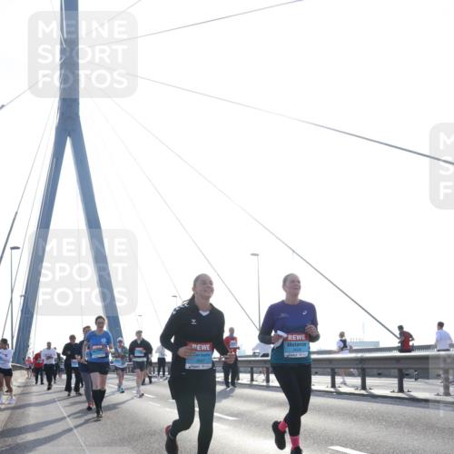 03.10.2026 - Köhlbrandbrückenlauf Tim E. http://msf.ph/oto/10621036 03.10.2026 09:40:02 Position 1 3607 meine-sportfotos.de